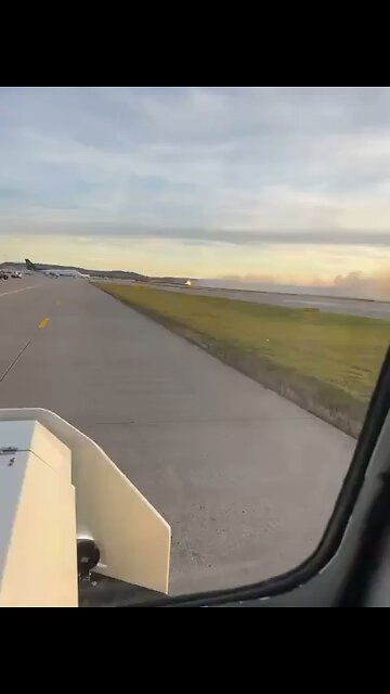 Video of crash of UPS Flight 2976 while taking off from Louisville International Airport in Kentucky