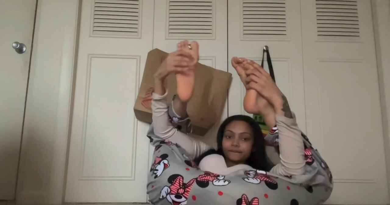 Imanii Bends - Yoga Stretch Ebony Girl | Day 10 🥰