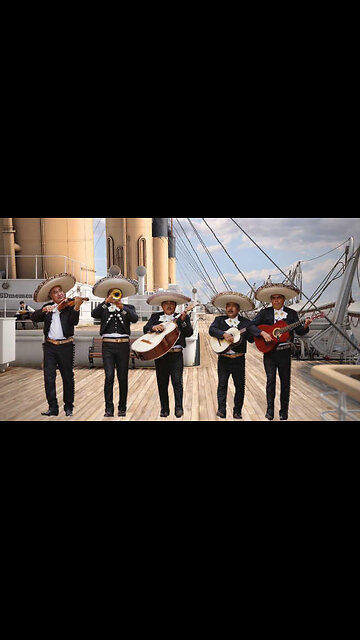 Mexican Boat Crashes Into Brooklyn Bridge