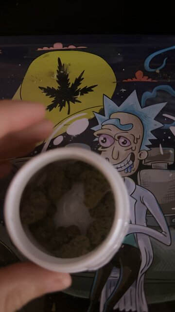 Pink Certz Medical Marijuana Flower from MUV Dispensary