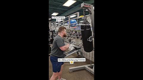 5'6 - 235 lbs n00b vs. Gym Heavybag #shorts #newbie #forfun