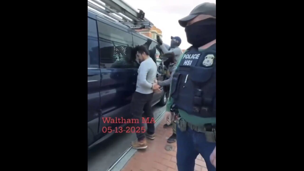ICE POLICE ARREST ILLEGAL MIGRANT🚔👮‍♂️🚶🏻👮📸IN MASSACHUSETTS🚗👮🏻‍♀️🚓💫