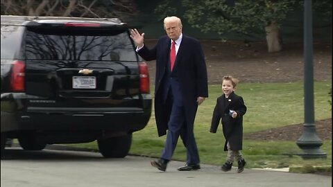 特朗普與馬斯克兒子「小X」步向海軍陸戰隊一號｜President Trump and Elon Musk's son Little X walk together to Marine One