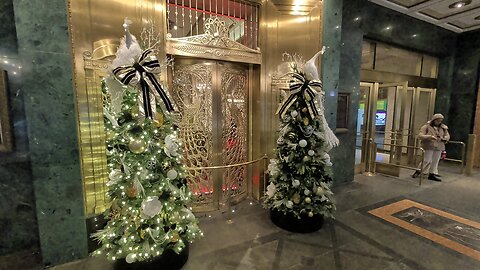 A Holiday Tradition: Christmas Decorations at the Historic Palmer House Hilton Chicago