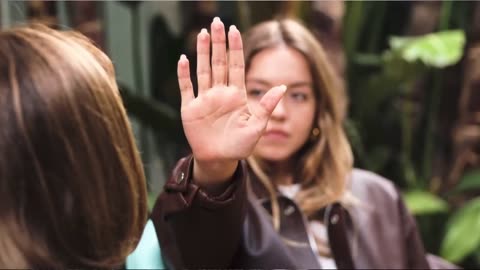 (AI Humor) Sydney Sweeney refuses to apologize for saying Sydney Sweeney Has Great Jeans