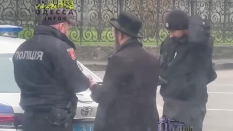 🇺🇦 Checking identification because some men began to dress like Jews to walk freely | Jews dress like that to trick law enforcement