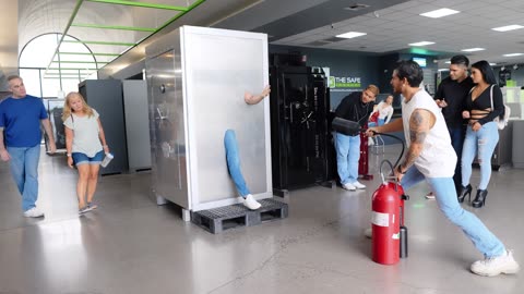 MAGICIAN ESCAPES FROM A LOCKED SAFE