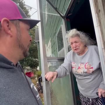 85-Yr-Old Widow Couldn’t Afford Firewood for the Winter, so Tree Removal Co. Owner Took Care of Her