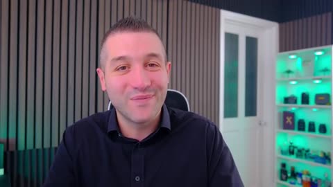 Trump Orders NUCLEAR Submarines Closer To Russia!