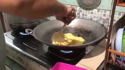 Omelet Cooking Tutorial Part 5: Serving and Final Presentation