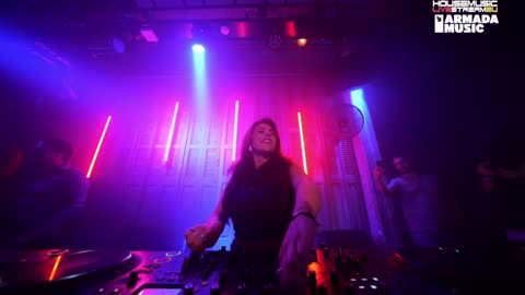 Armada Invites: Laura van Dam