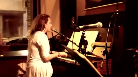 Giorgos Perou - Politics (William B. Yeats) Live Barazz
