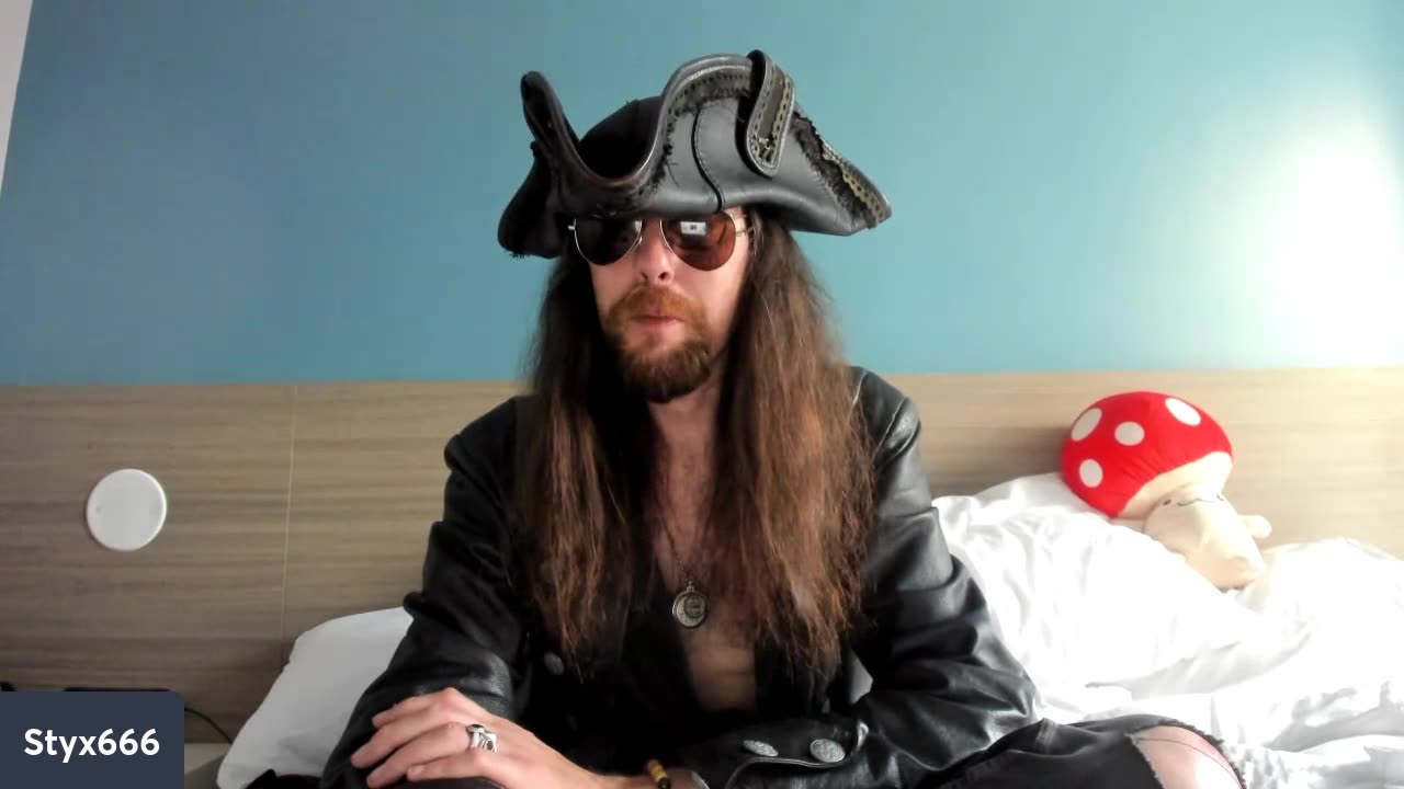 Thursday LIVE! Vampirate News and Bantz