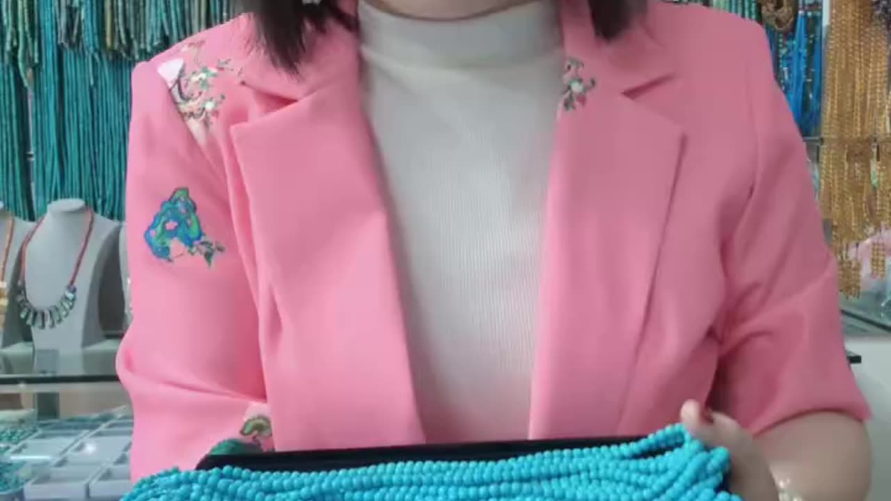 250609-10 Turquoise Bead Strand: Gradient Blue Mystery Around the Neck