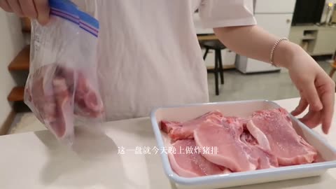 VLOG｜Dinner Alone, But Never Lonely | Pork Chop & Wangzi's Toy Night🐷✨