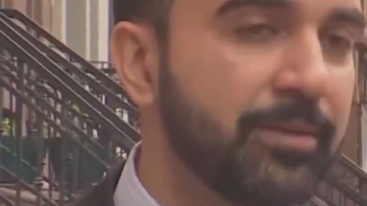 Zohran is a textbook sociopath. Look at him trying to imitate human emotions. Obvious detachment.