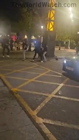 group of Moroccan migrants beating up a Spanish taxi driver in Barcelona