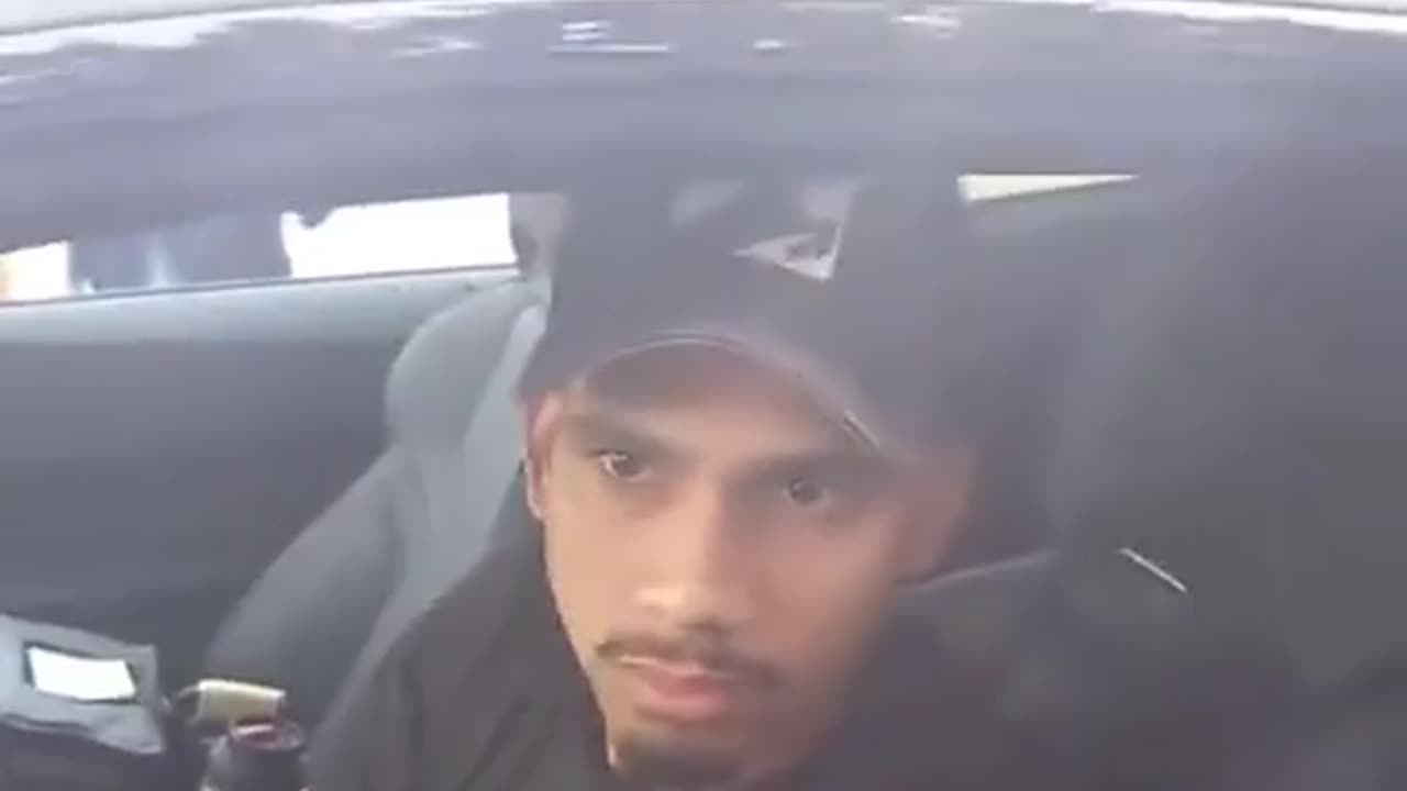 Ronald Araujo's reaction spotted after he accidentally runs over fan's foot with his car