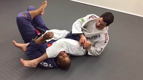 Escaping from the Armbar from Mount Easily
