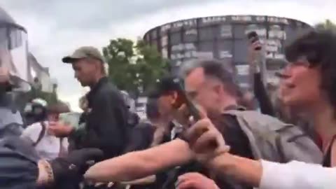 German police brutality on protesters rallying against Gaza starvation