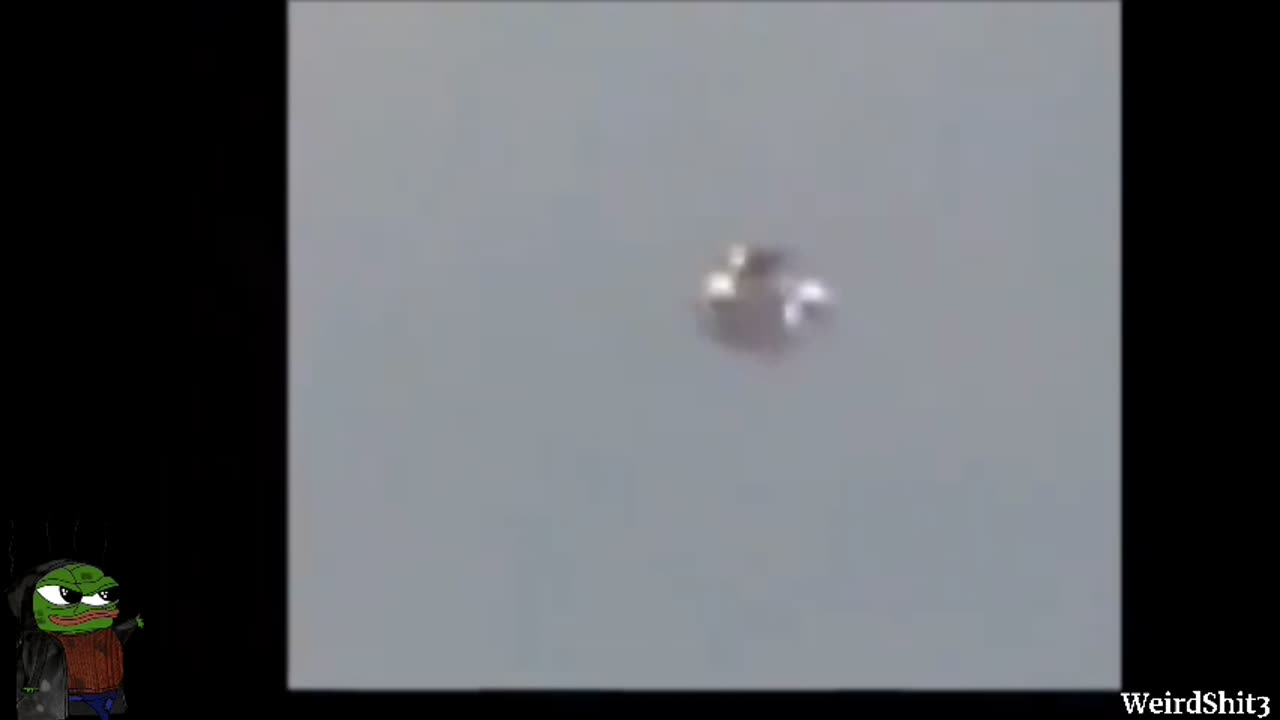 Creepy Floating Humanoid Object Descends in Portland Oregon