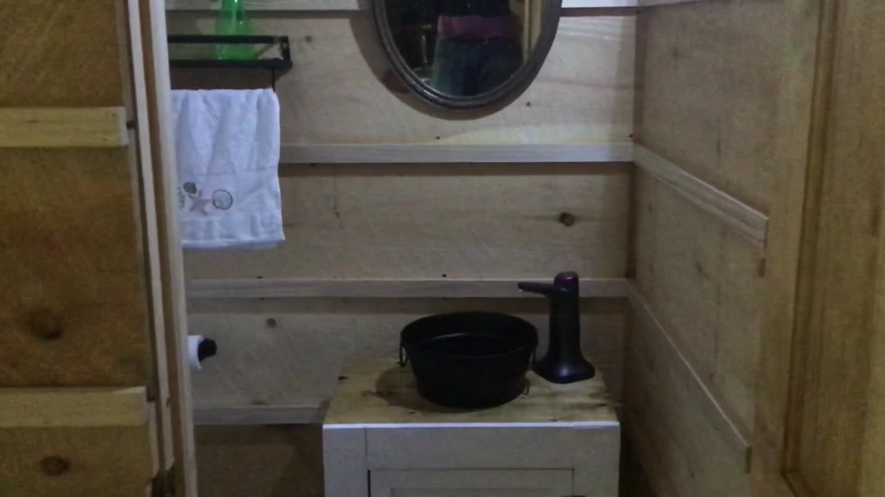 Off grid hand washing cart