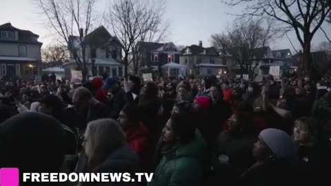 “Say her name”-Protesters (It’s about to happen again frens) #StaySafe #StayStrapped #BeSmart