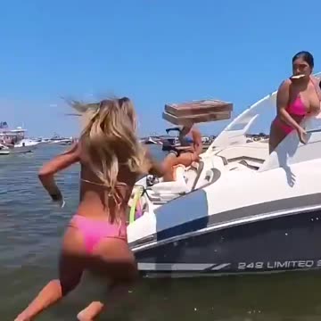 Man Saves Pizza, Not the Lady!