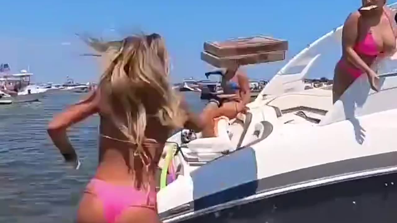 Man Saves Pizza, Not the Lady!