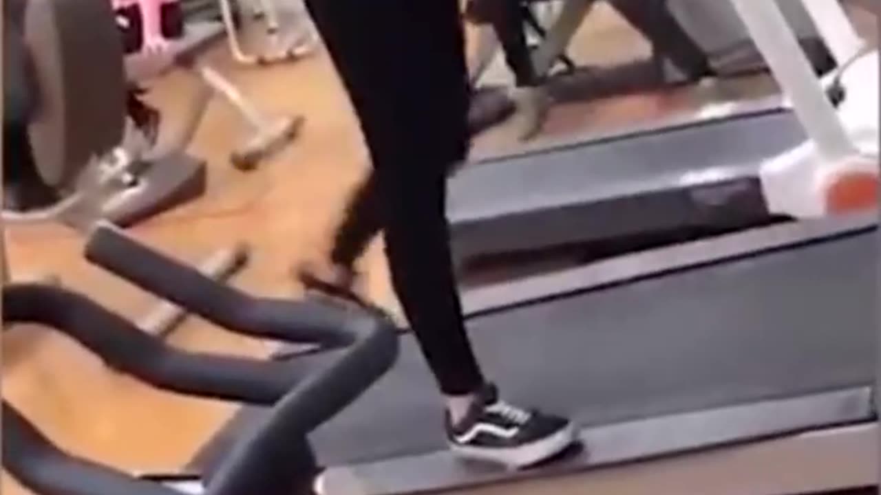 😱 Two Hilarious Treadmill Fails You Have To See! | Funniest Gym Moments Caught On Camera 😂