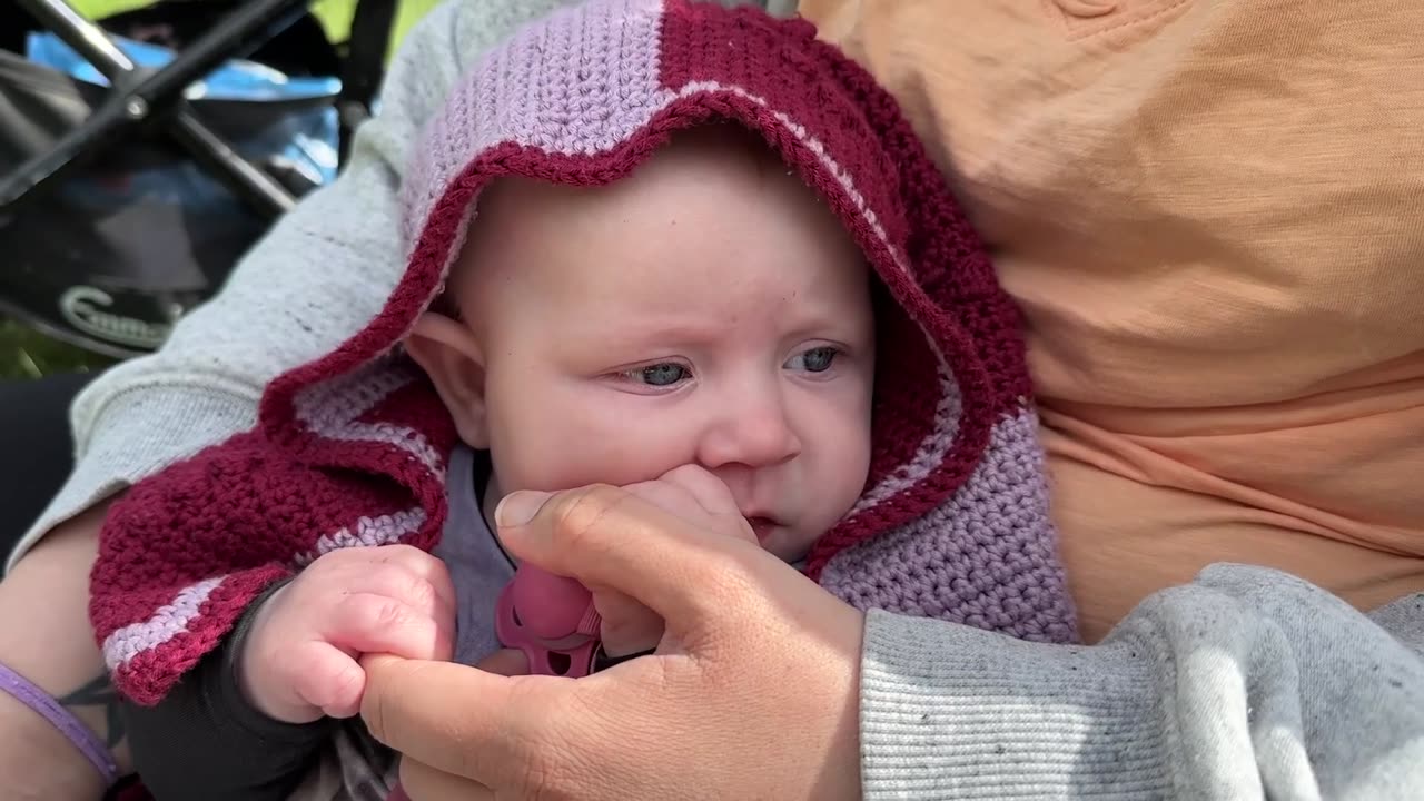 Chilly Day Adventures Outside With Daddy and Mommy! | Baby Kayla Day 141