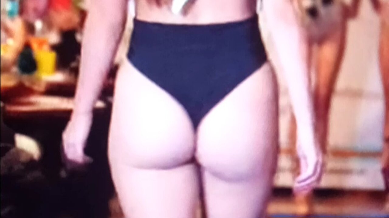 Gorgeous swimsuit modeling showcase