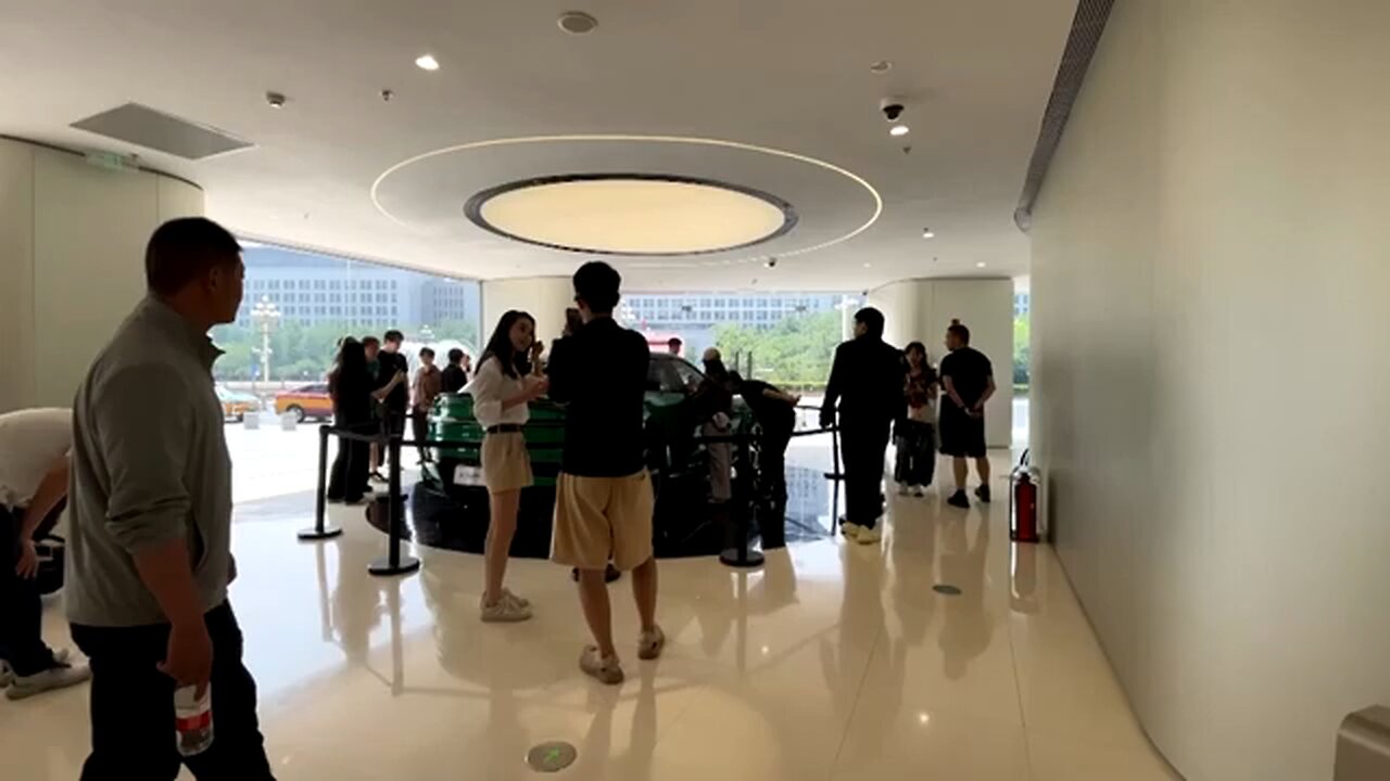 Xiaomi's YU7 car buyers face year-long wait for delivery