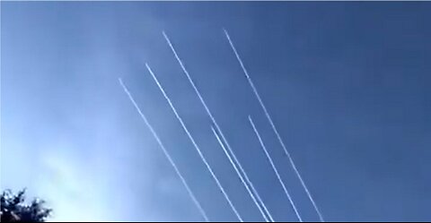 They Think We’re Blind: Six Jets Spraying Chemtrails in Plain Sight!