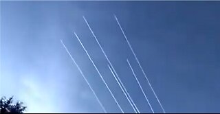 They Think We’re Blind: Six Jets Spraying Chemtrails in Plain Sight!