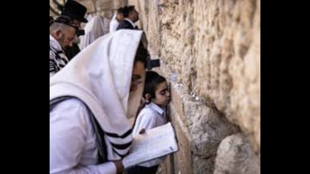 Huckabee to Place Trump Written Prayer at Western Wall