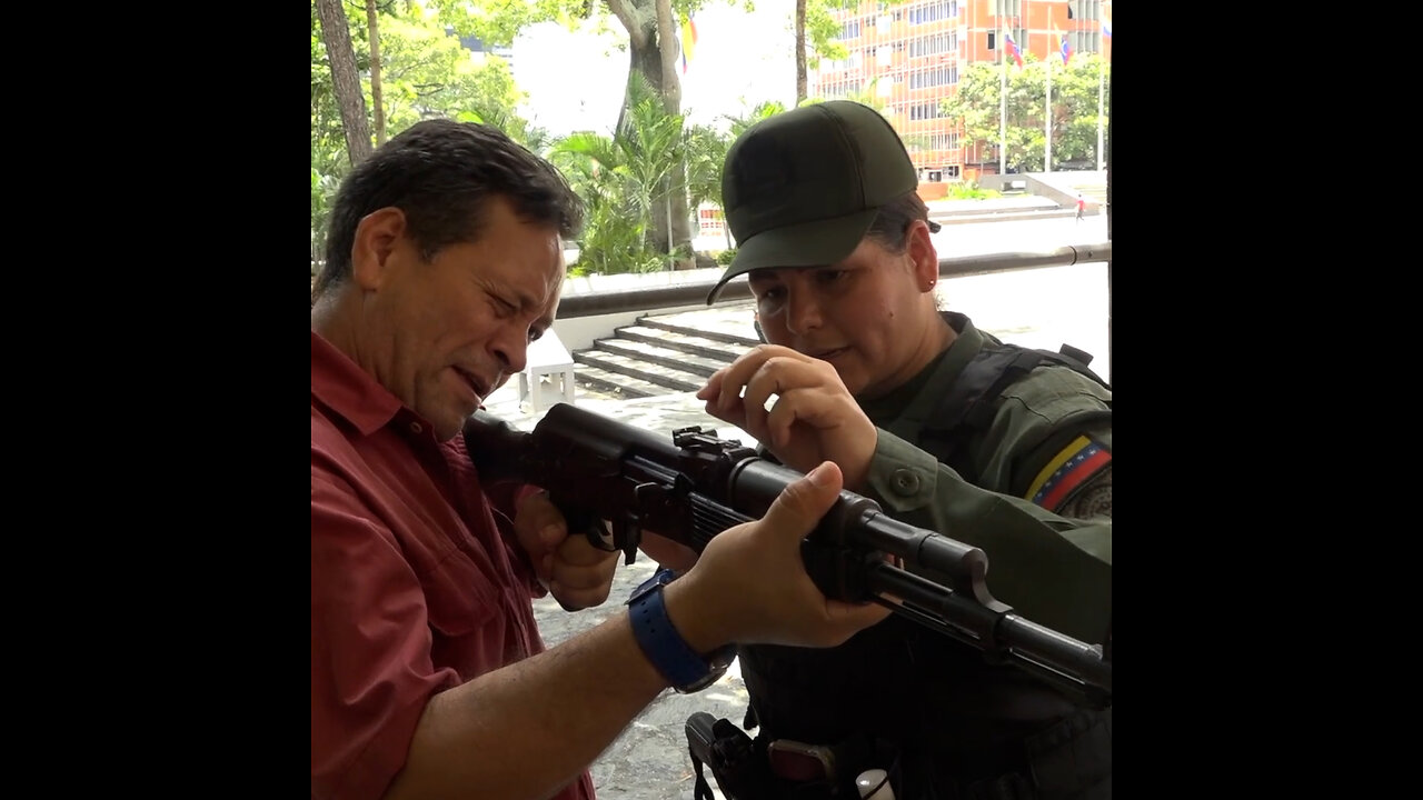 🇻🇪 El Ejército venezolano entrena a civiles en medio de tensiones con EE.UU.