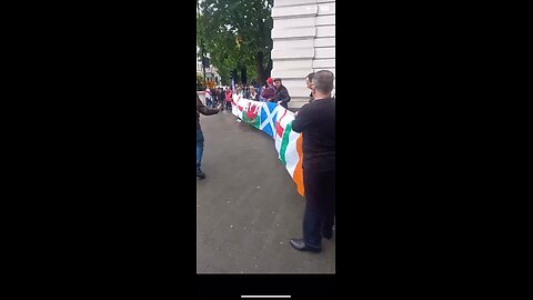 Gathering outside Westminster Magistrate Court waiting for Tommy Robinson 05/06/2025 part 1