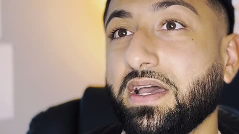 Why Every Entrepreneur Needs a Virtual Assistant 🚀 (Game Changer)