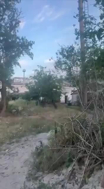 Russian Soldiers Struggling to Deal with Ukrainian Thermite Drone