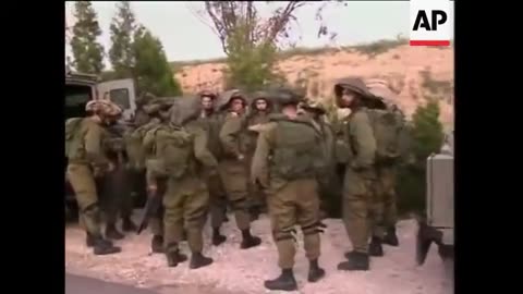 Israeli troops clash with militants