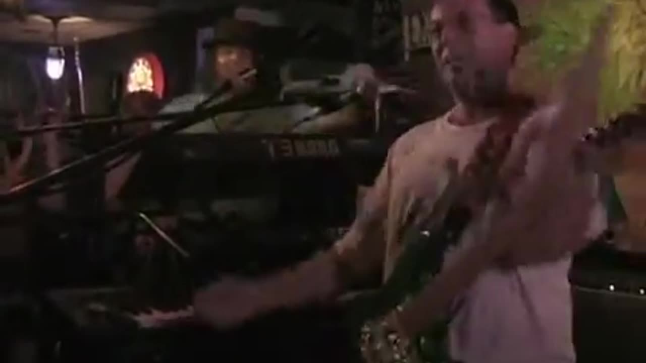 Mike Keneally & Beer For Dolphins June 21, 1998 – The Court Tavern New Brunswick, NJ Part 2