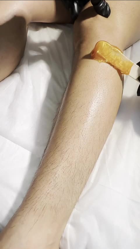 Leg Waxing in California Using Sexy Smooth Golden Allure Hard Wax | @skin_by_pris