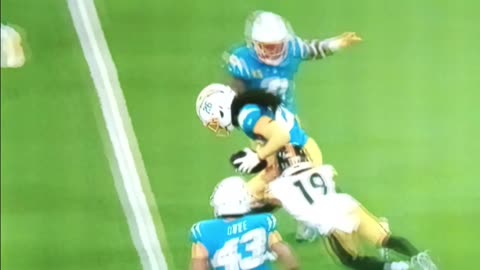 Eagles fly/Rodgers dealing with butterfingers