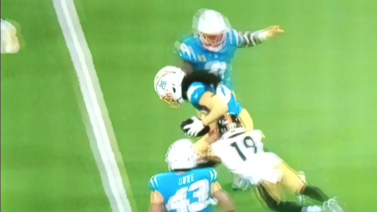 Eagles fly/Rodgers dealing with butterfingers