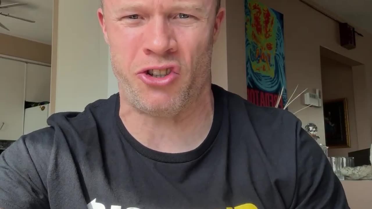 LIVE - Eating CAKE vs SUBWAY Low Fat BREAD - Are They The Same？
