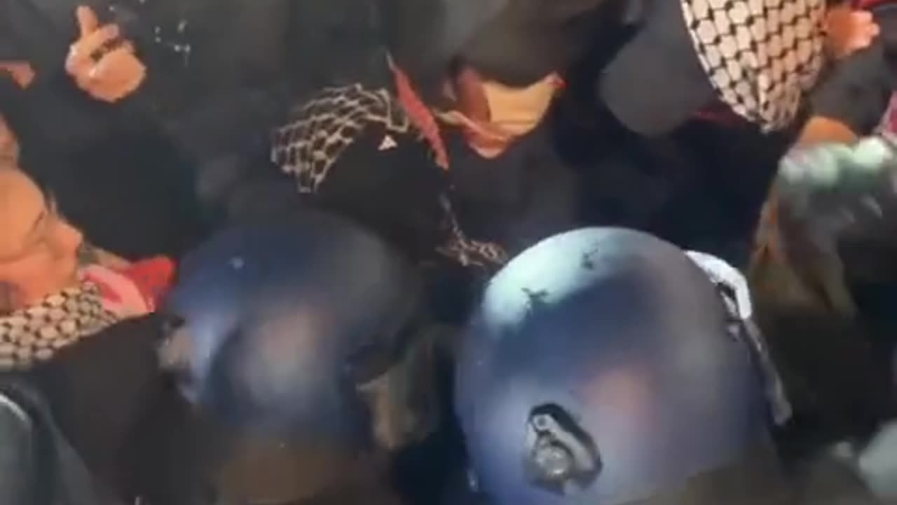 The German police have had enough of Islamists.