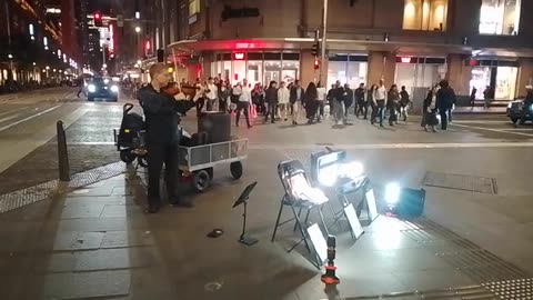 Violinist plays A Whole New World after Hallelujah. Q did say it's gonna be Biblical!