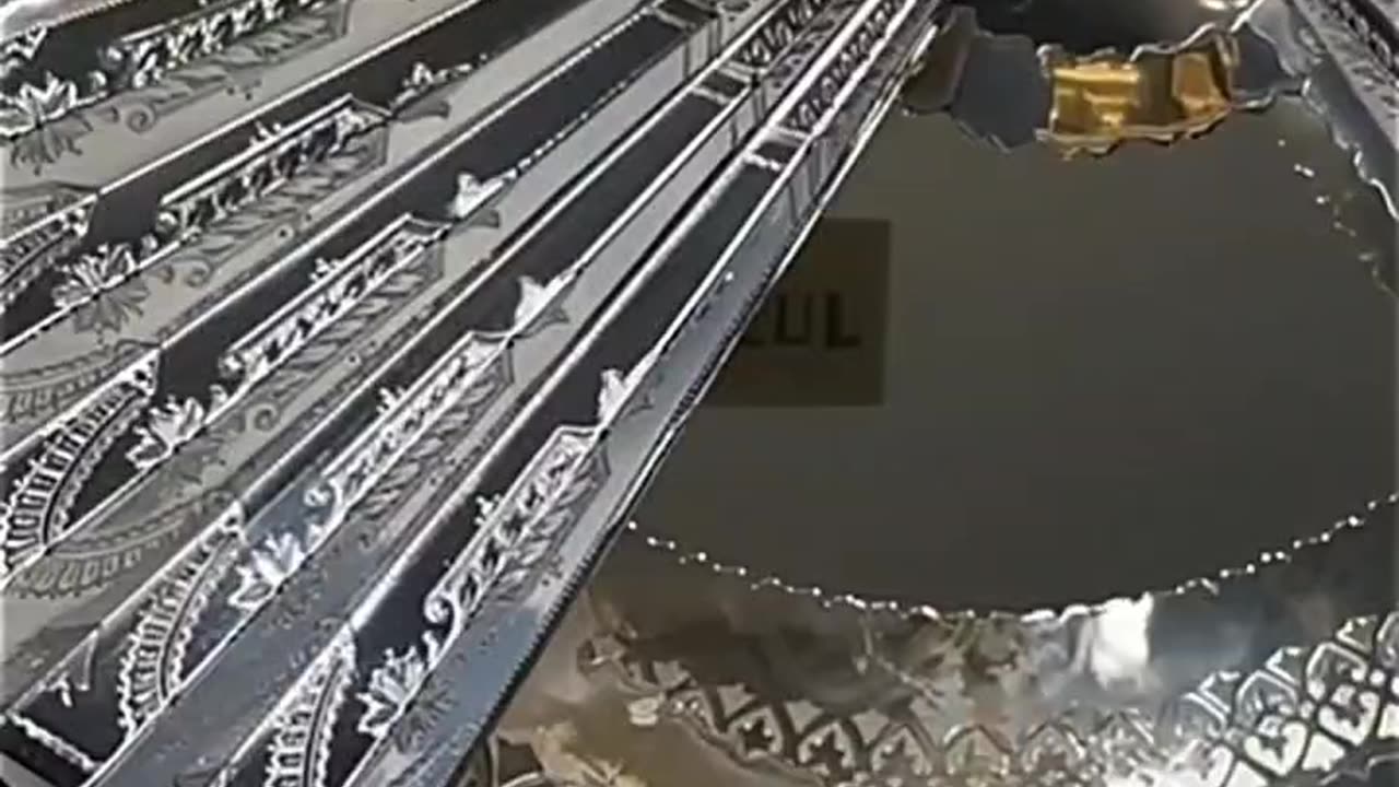 SILVER BISCUIT BOX 1880