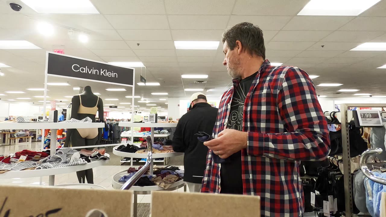Farting with Eye Contact! 💩👀 Funny Fart Prank! 😝
